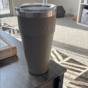 Yeti Stainless Steel Tumbler in Matte Gray